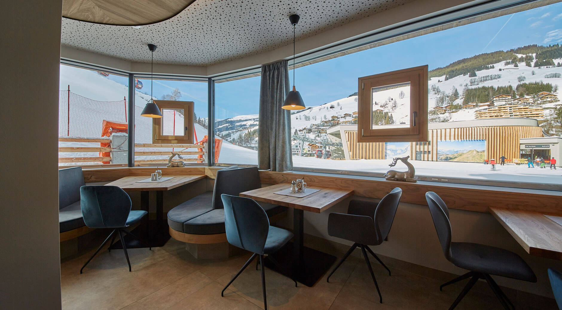 Ausblick vom Restaurant an der Piste im Hotel Gungau